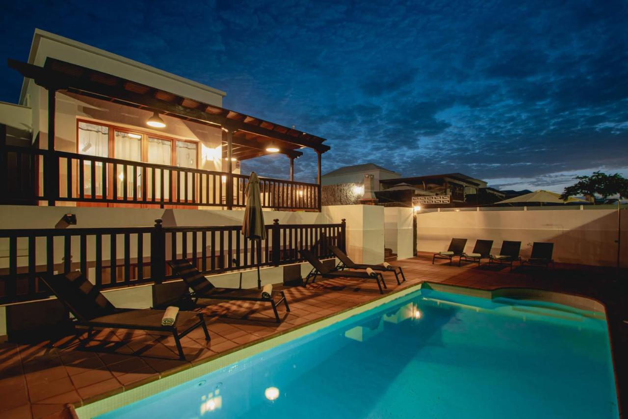 Stylish 6 Bedroom Villa Princesa - Hot Tub - Heated Pool - Near Beach & Waterparks بلايا بلانكا المظهر الخارجي الصورة